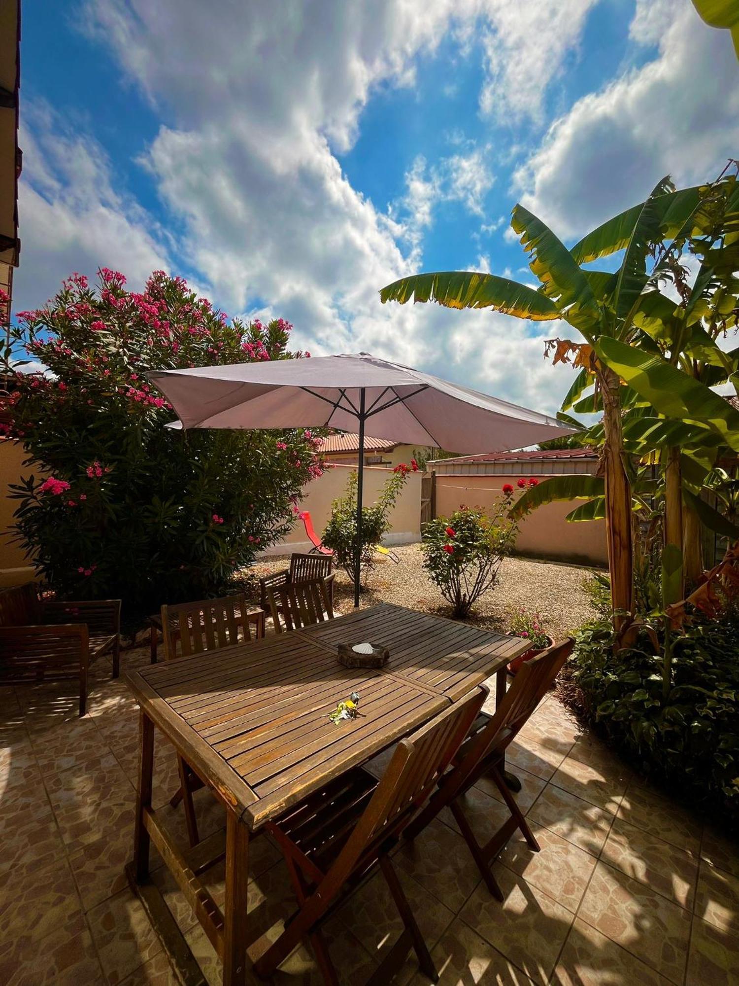 Meuble 3 Etoiles Dans Un Petit Village Du Gers Villecomtal-Sur-Arros Exterior foto