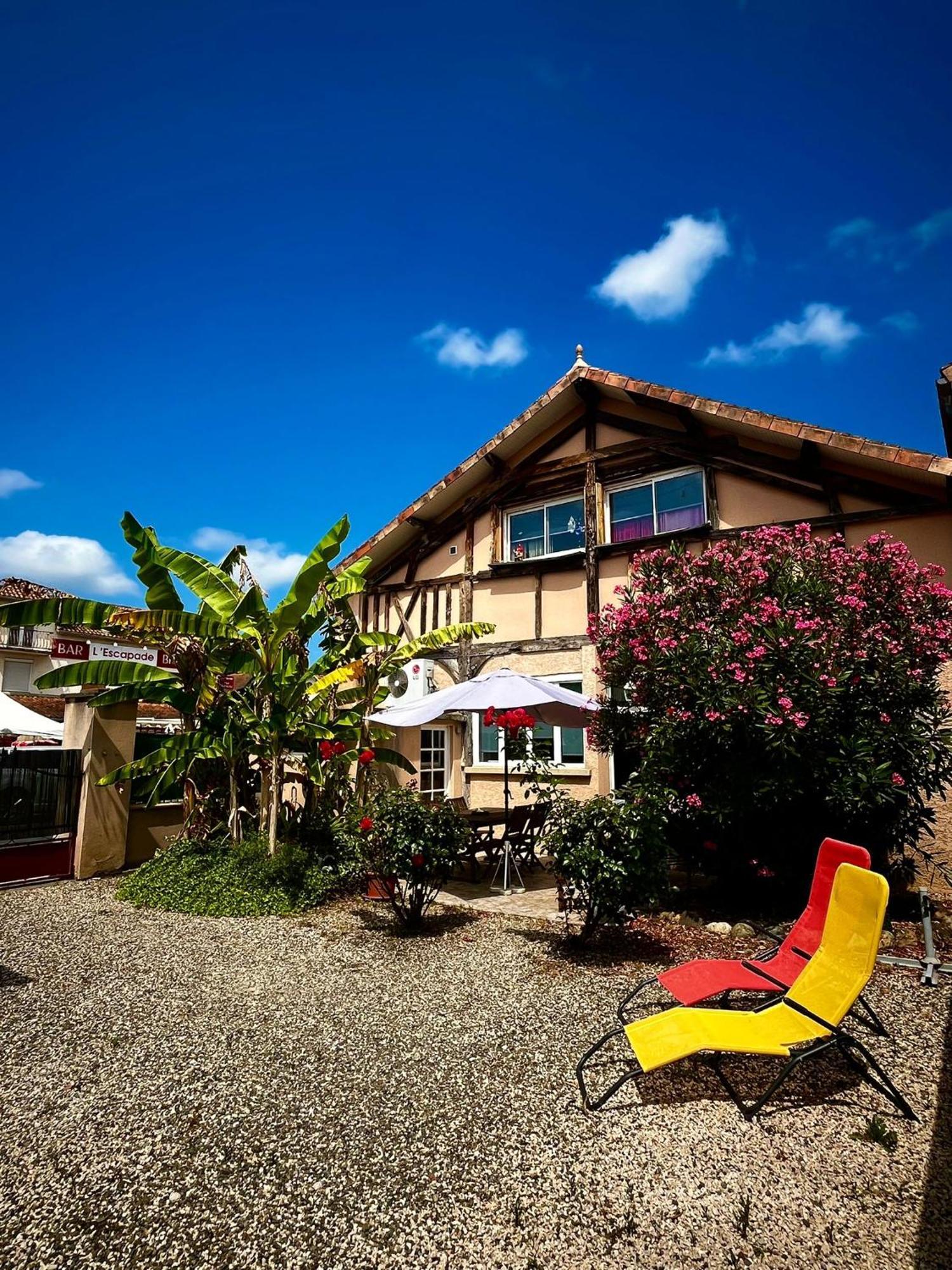 Meuble 3 Etoiles Dans Un Petit Village Du Gers Villecomtal-Sur-Arros Exterior foto